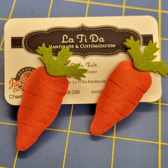 La Ti Da Handmade Creations Jewelry - Carrot Easter Bunny Earrings Felt Earrings 2.5" lightweight